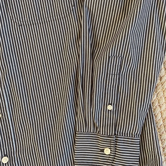 Men’s Chaps Button Down Easy Care Striped Casual Shirt Medium - Picture 5 of 6
